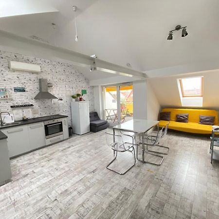 8X8 Tetoter Apartman سيغيد المظهر الخارجي الصورة